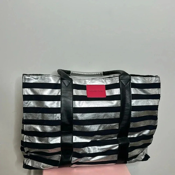 VICTORIA'S SECRET ZEBRA STRIPED TOTE BAG - Picture 3 of 10
